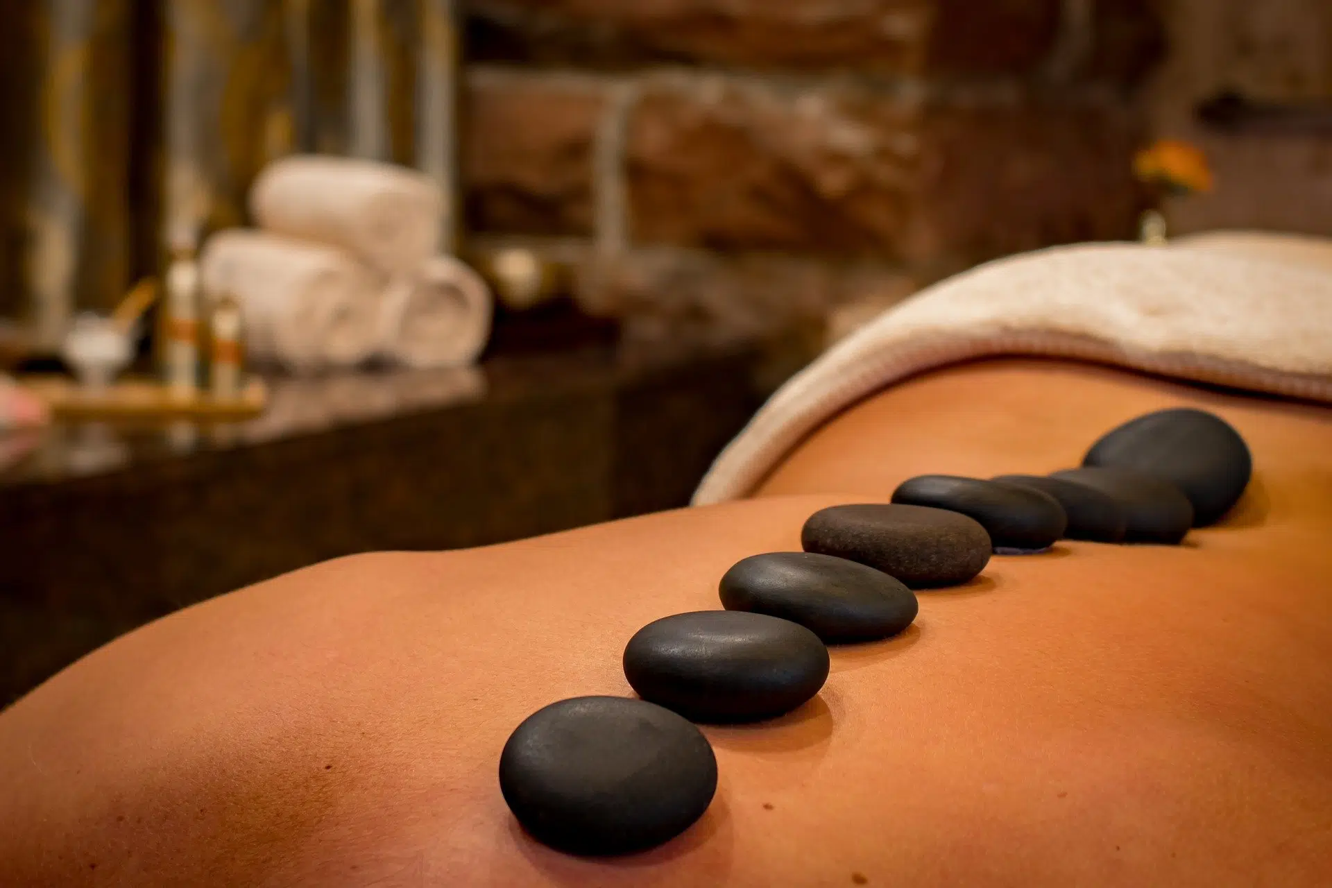Massage à la pierre chaude Massothérapie Descansa dans la Ville de Québec